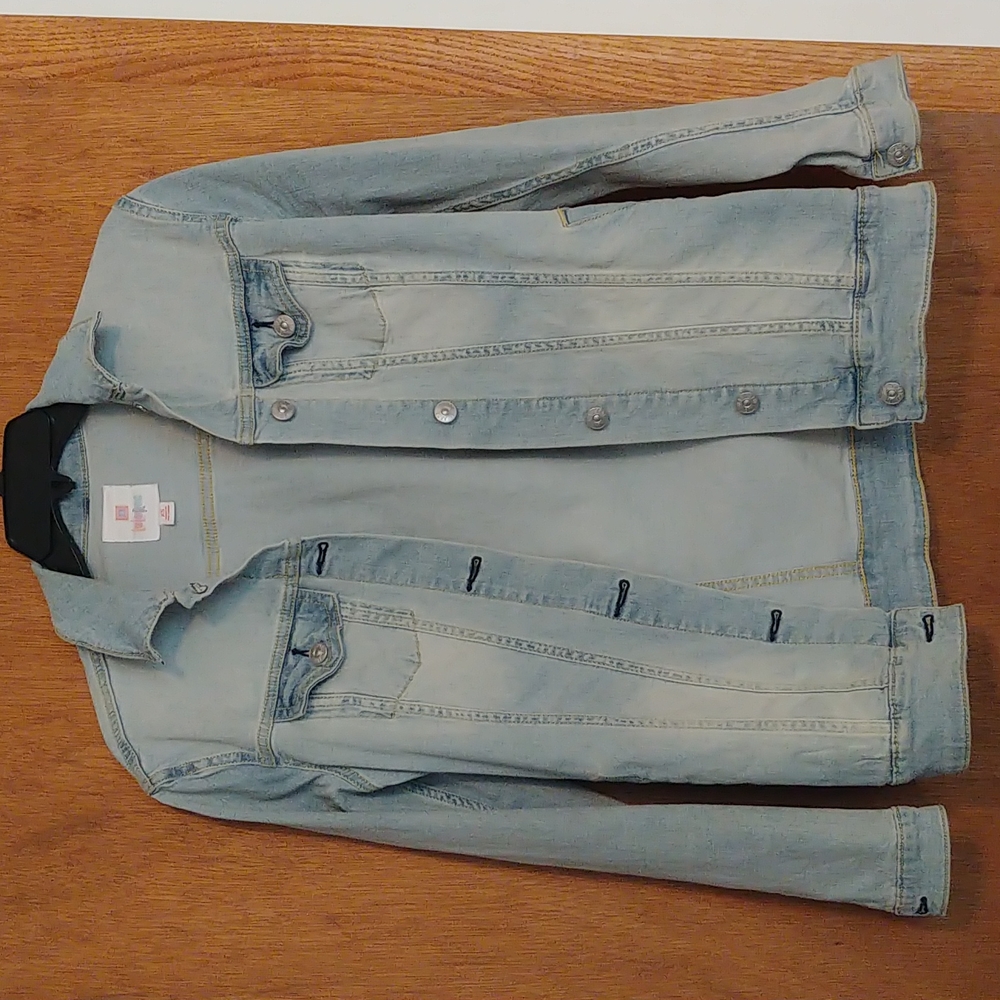 *Last Chance* LuLaRoe Denim Jacket XS